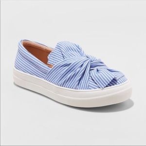 •A New Day• Bow Slip-on Shoes